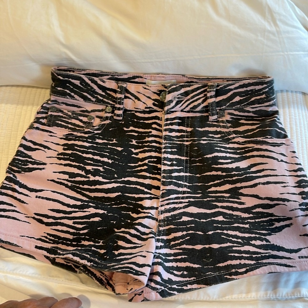 Ganni Pink Black Tiger Stripe Printed Denim Shorts in Light Lilac Size 26